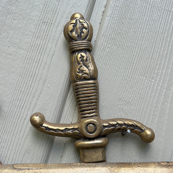 Vintage cast metal (brass?) shield wall hanging. Circa 1966. - Picture 5 of 7